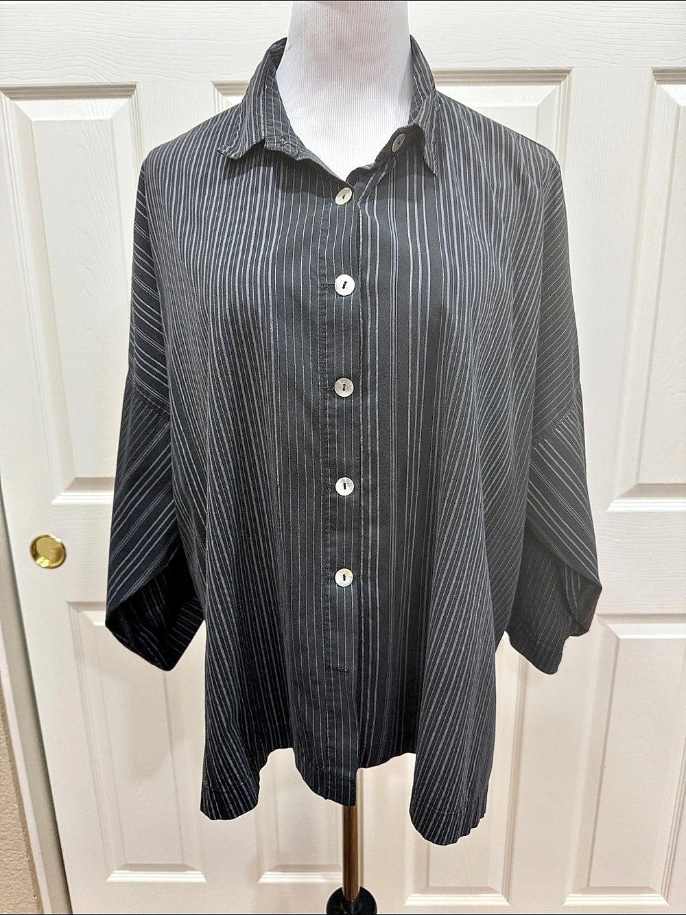 Blanque Striped Button Down Top in Black & White Size 1 fits to XL pre-owned